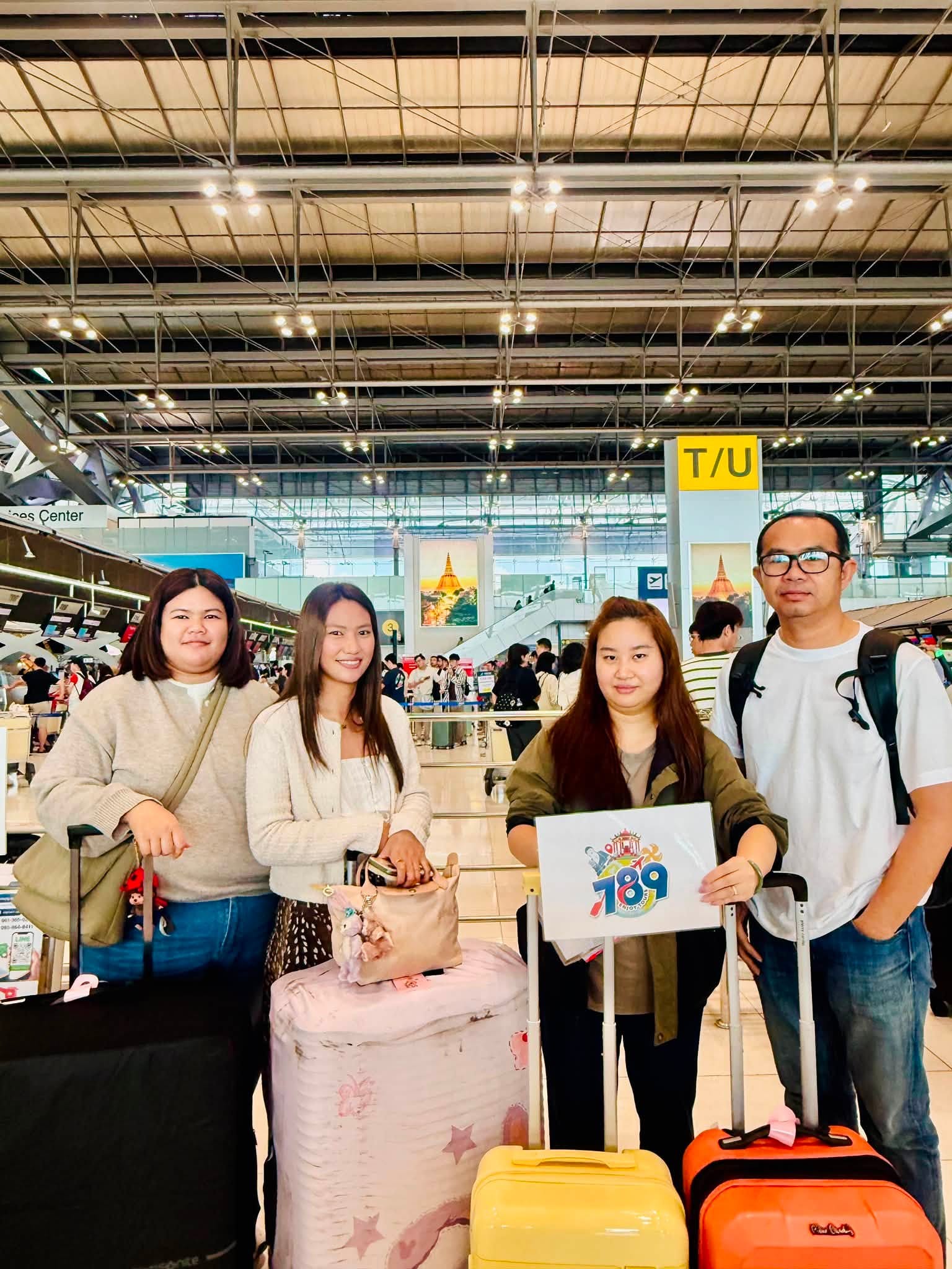 MVL-HKG051-EK : 08- 10 กรกฎาคม 2569 ฮ่องกง ช็อปปิ้งเต็มๆ ฟรีเดย์ 1 วัน ไหว้พระ 5 วัดดัง 3 วัน 2 คืน
