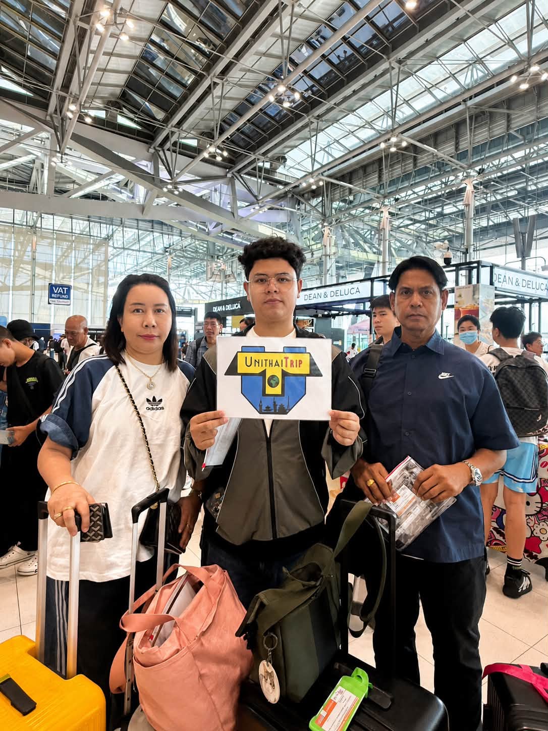MVL-HKG051-EK : 01- 03 สิงหาคม 2569 ฮ่องกง ช็อปปิ้งเต็มๆ ฟรีเดย์ 1 วัน ไหว้พระ 5 วัดดัง 3 วัน 2 คืน
